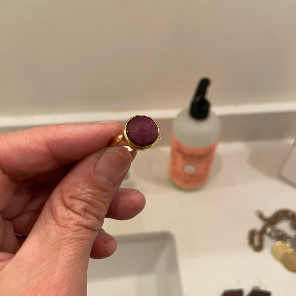 Gold And Ruby Ring - image 3